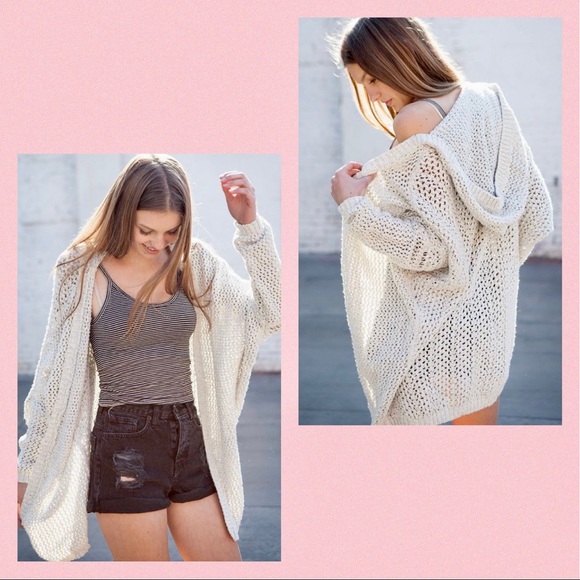 Brandy Melville Moselle Cardigan 💗 - Picture 2 of 6
